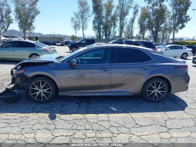 4T1T11AK2NU701442 Toyota CAMRY SE