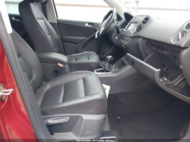 WVGAV7AX0FW067970 Volkswagen TIGUAN SE