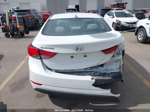 Hyundai ELANTRA SE 2016 5NPDH4AE0GH750930 Image 17