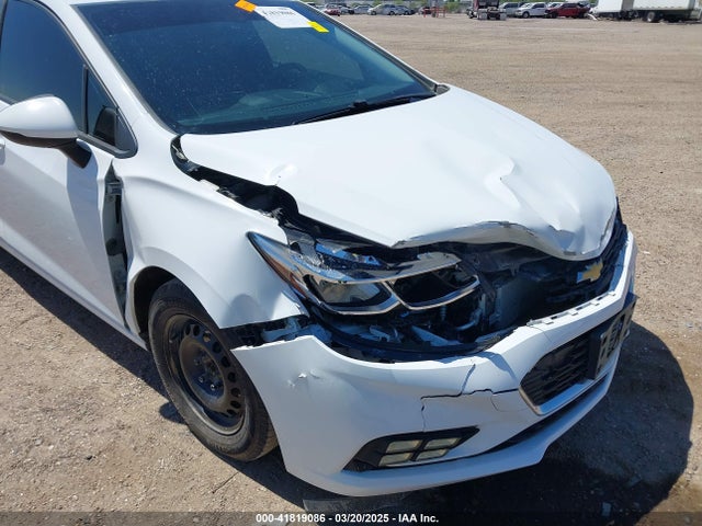 1G1BC5SM5J7142519 Chevrolet Cruze Ls Auto
