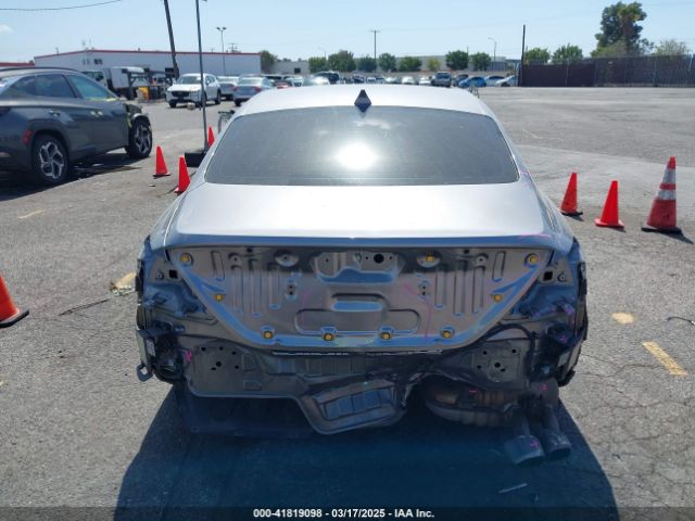 KMTG34TA1NU092710 Genesis G70 2.0t Rwd