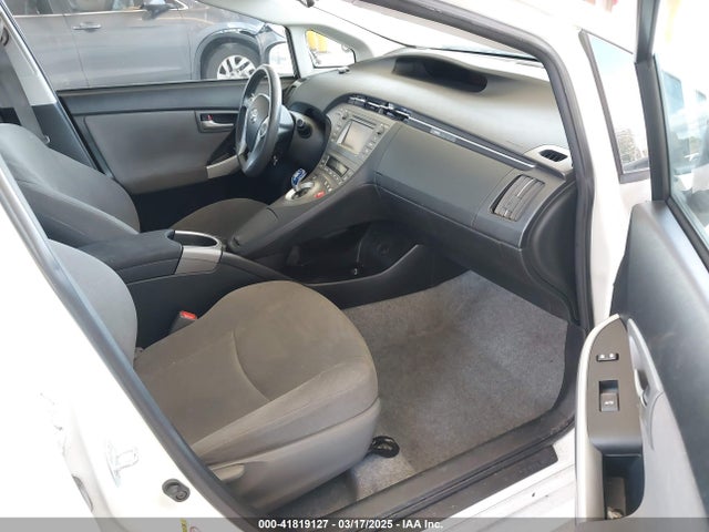 JTDKN3DU9F1927171 Toyota Prius Two