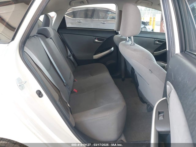 JTDKN3DU9F1927171 Toyota Prius Two