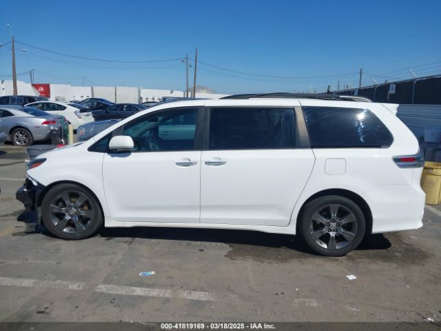5TDXK3DC2FS660741 Toyota Sienna Se 8 Passenger