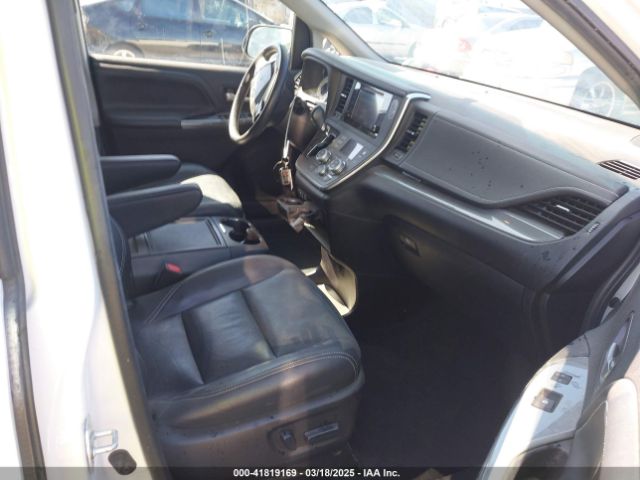 5TDXK3DC2FS660741 Toyota Sienna Se 8 Passenger