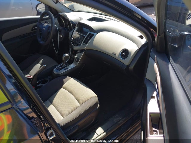 1G1PA5SG6E7372145 Chevrolet Cruze Ls Auto