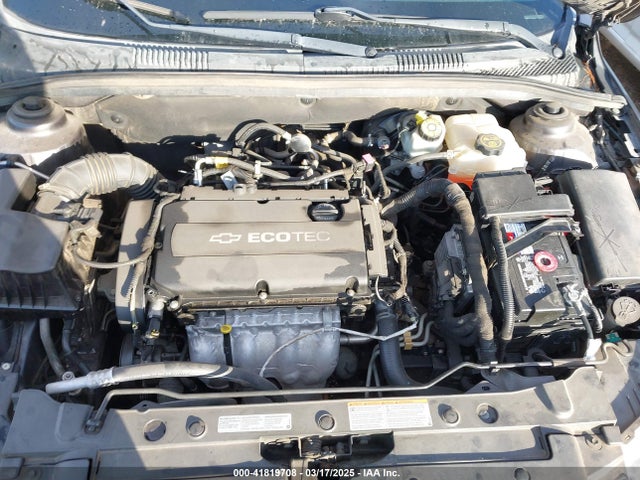 1G1PA5SHXE7285812 Chevrolet Cruze Ls Auto