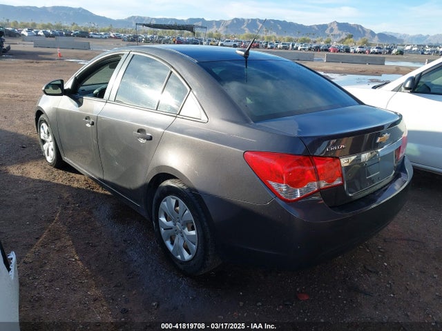 1G1PA5SHXE7285812 Chevrolet Cruze Ls Auto