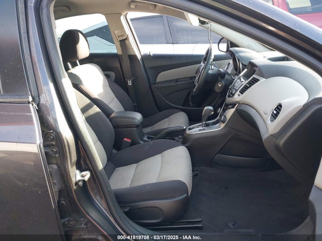 1G1PA5SHXE7285812 Chevrolet Cruze Ls Auto