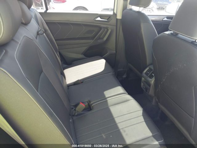 3VVNB7AX2RM022579 Volkswagen Tiguan 2.0t Se/2.0t Wolfsburg Edition