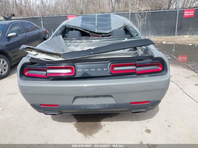 2C3CDZAG4JH309957 Dodge Challenger Sxt
