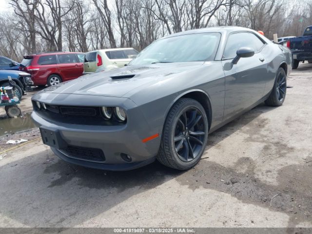 2C3CDZAG4JH309957 Dodge Challenger Sxt