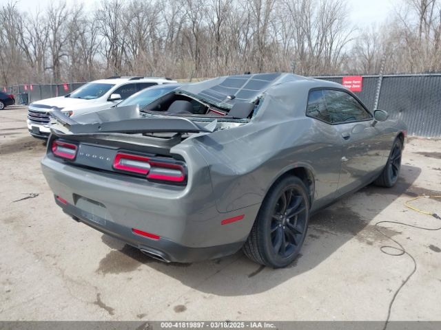 2C3CDZAG4JH309957 Dodge Challenger Sxt