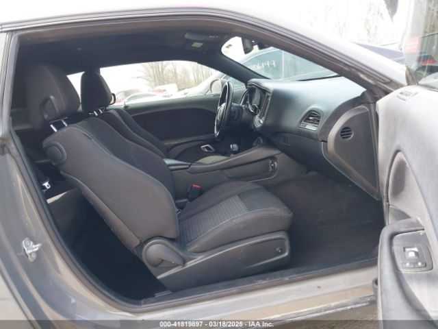 2C3CDZAG4JH309957 Dodge Challenger Sxt