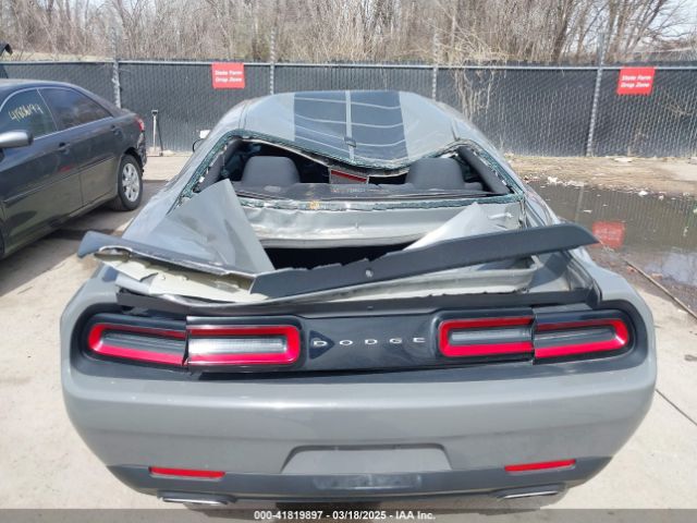 2C3CDZAG4JH309957 Dodge Challenger Sxt