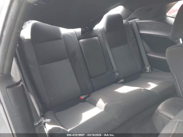 2C3CDZAG4JH309957 Dodge Challenger Sxt