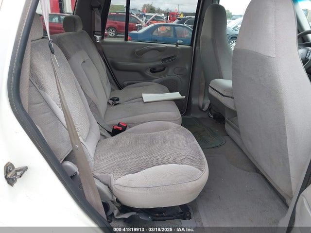 Продаж на аукціоні авто 1998 Ford Expedition Eddie Bauer/xlt, vin: 1FMRU18W3WLA74963, номер лоту: 41819913