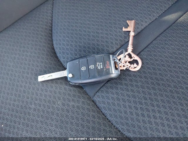 5XXGT4L34GG078857 KIA Optima Lx