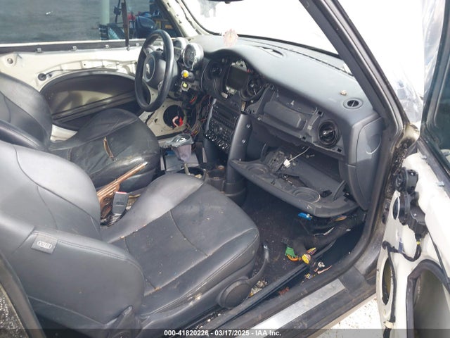 2005 MINI COOPER WMWRC33575TJ69197 Photo 4