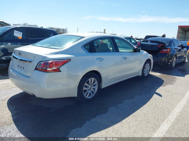 1N4AL3AP0FN307176 Nissan 2015