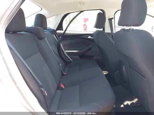1FADP3F24FL246652 Ford FOCUS SE