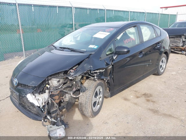 Toyota Prius Two 2014 JTDKN3DU2E0362685 Image 2