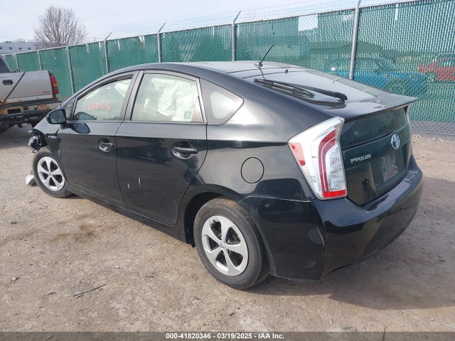Toyota Prius Two 2014 JTDKN3DU2E0362685 Image 3
