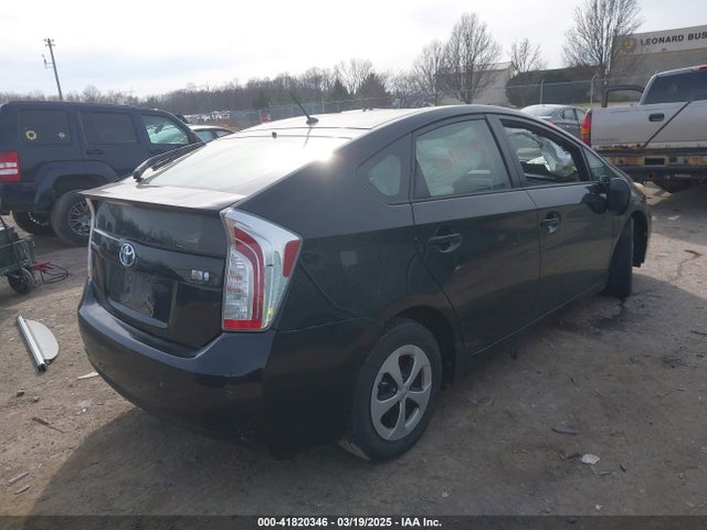Toyota Prius Two 2014 JTDKN3DU2E0362685 Image 4