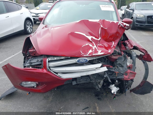 1FMCU0GD4JUD59870 Ford ESCAPE SE