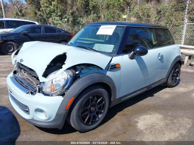 2011 MINI COOPER WMWSU3C50BT098662 Photo 1