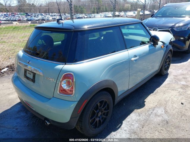 2011 MINI COOPER WMWSU3C50BT098662 Photo 3