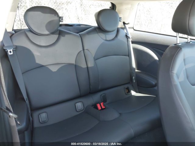 2011 MINI COOPER WMWSU3C50BT098662 Photo 7