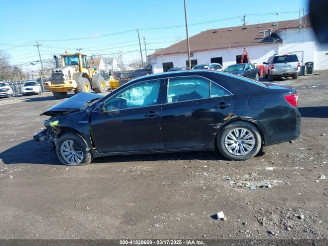4T1BD1FK3EU102755 Toyota Camry Hybrid Le
