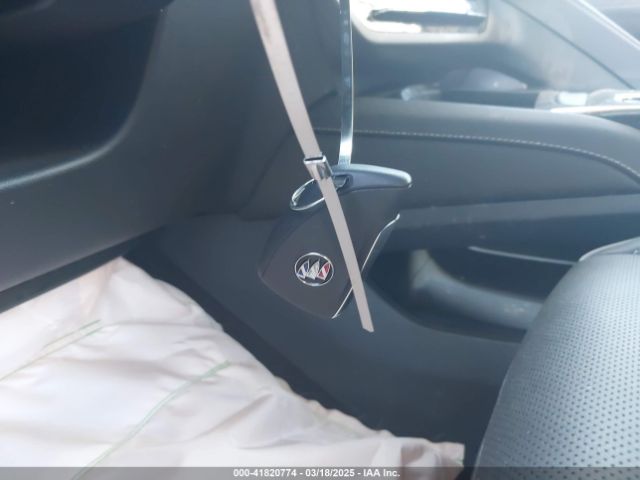 LRBFZSR47PD080240 Buick Envision Avenir Awd