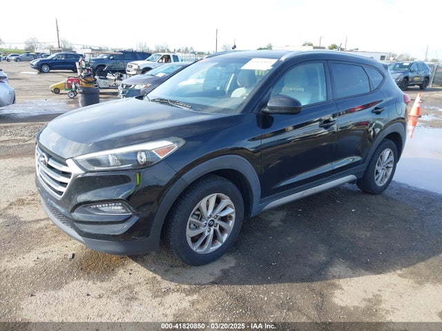 KM8J33A41HU327540 Hyundai TUCSON SE