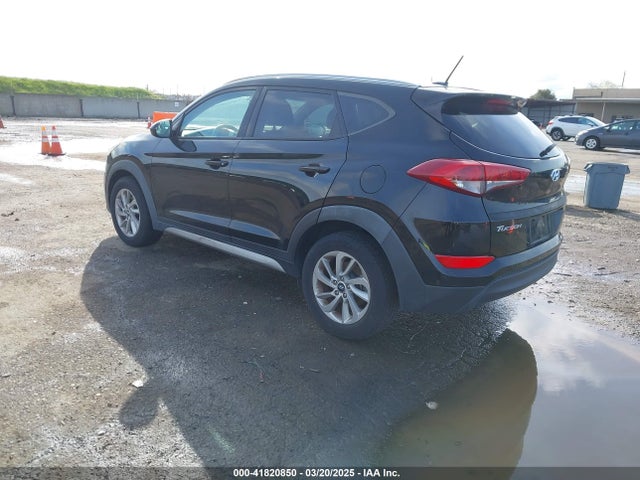 KM8J33A41HU327540 Hyundai TUCSON SE