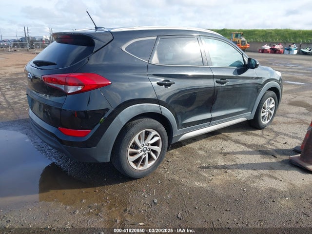 KM8J33A41HU327540 Hyundai TUCSON SE