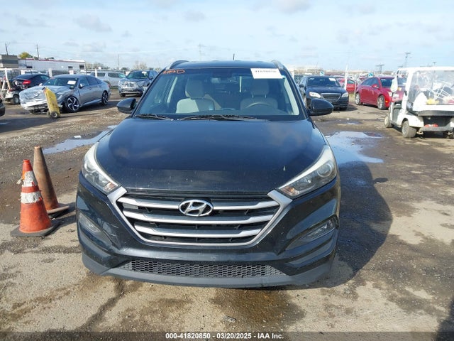KM8J33A41HU327540 Hyundai TUCSON SE