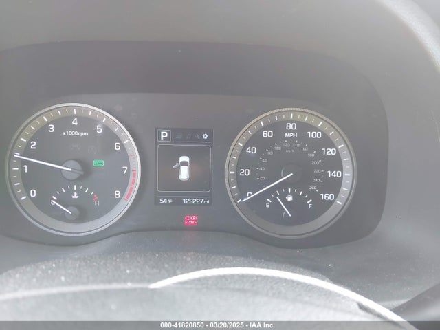 KM8J33A41HU327540 Hyundai TUCSON SE