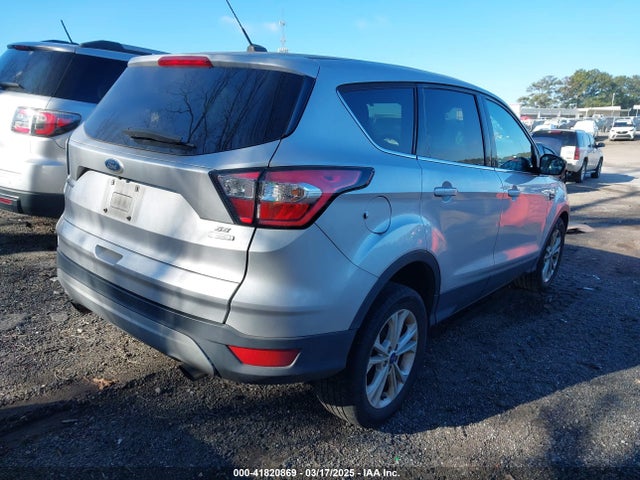 1FMCU0GD4HUE38563 Ford ESCAPE SE