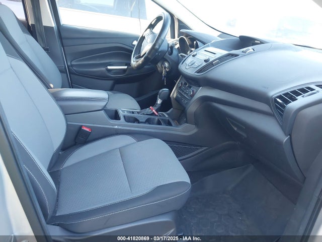 1FMCU0GD4HUE38563 Ford ESCAPE SE