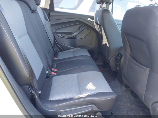 1FMCU0GD4HUE38563 Ford ESCAPE SE