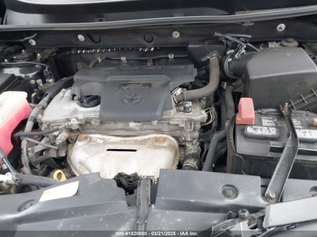 2T3BFREV2JW737696 Toyota RAV4 LE