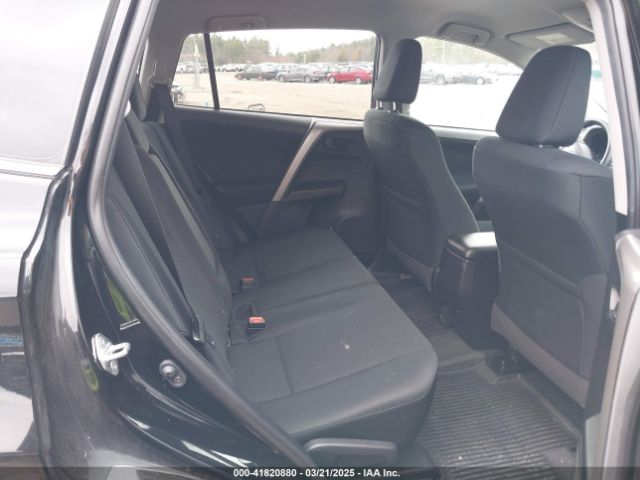 2T3BFREV2JW737696 Toyota RAV4 LE