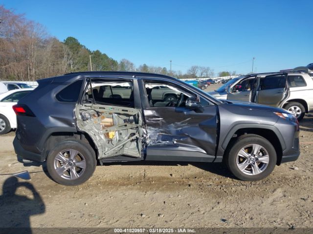 2T3W1RFV6NC209679 Toyota Rav4 Xle