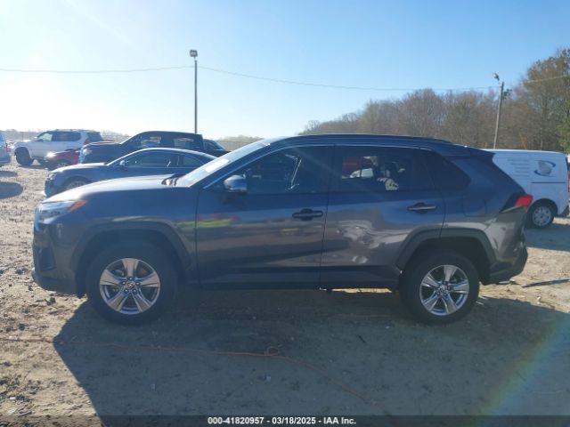 2T3W1RFV6NC209679 Toyota Rav4 Xle