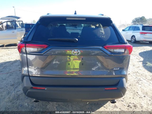 2T3W1RFV6NC209679 Toyota Rav4 Xle