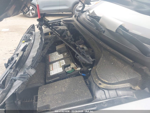 5NPD74LF9JH350235 Hyundai ELANTRA SE