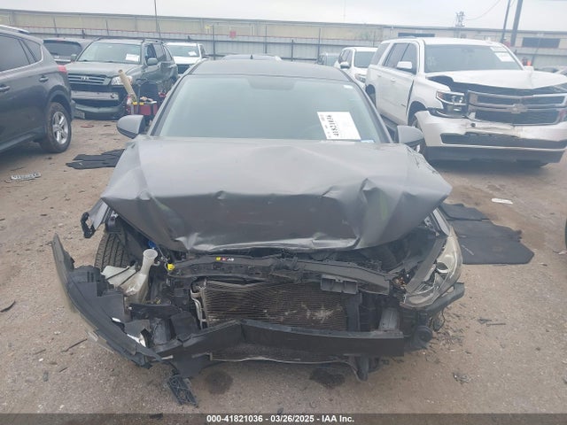 5NPD74LF9JH350235 Hyundai ELANTRA SE