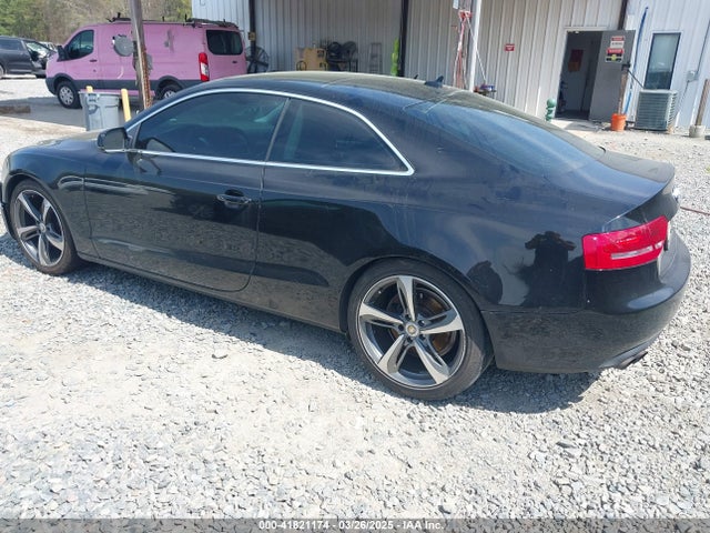 2010 AUDI A5 WAUVFAFR1AA051466 Photo 2